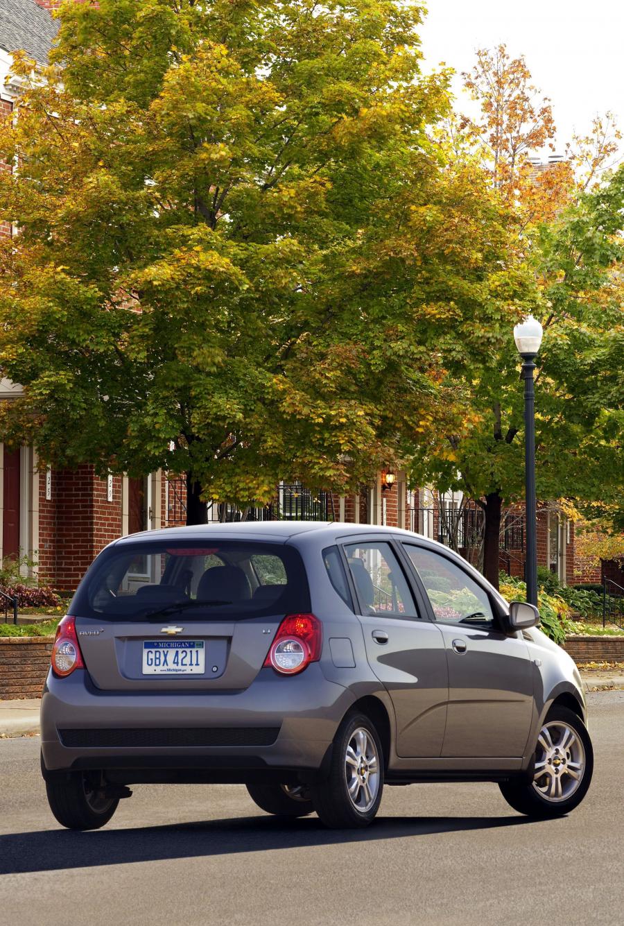  Chevrolet Aveo5 LT 2009 года  (фото 18 из 27)